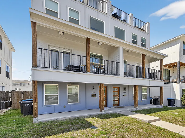 3206 Forest Park Blvd — Photo 2