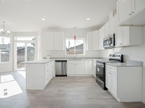 4th image of 227 Lexington Ave