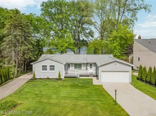 9503 Edward Dr, Brighton, MI 48114