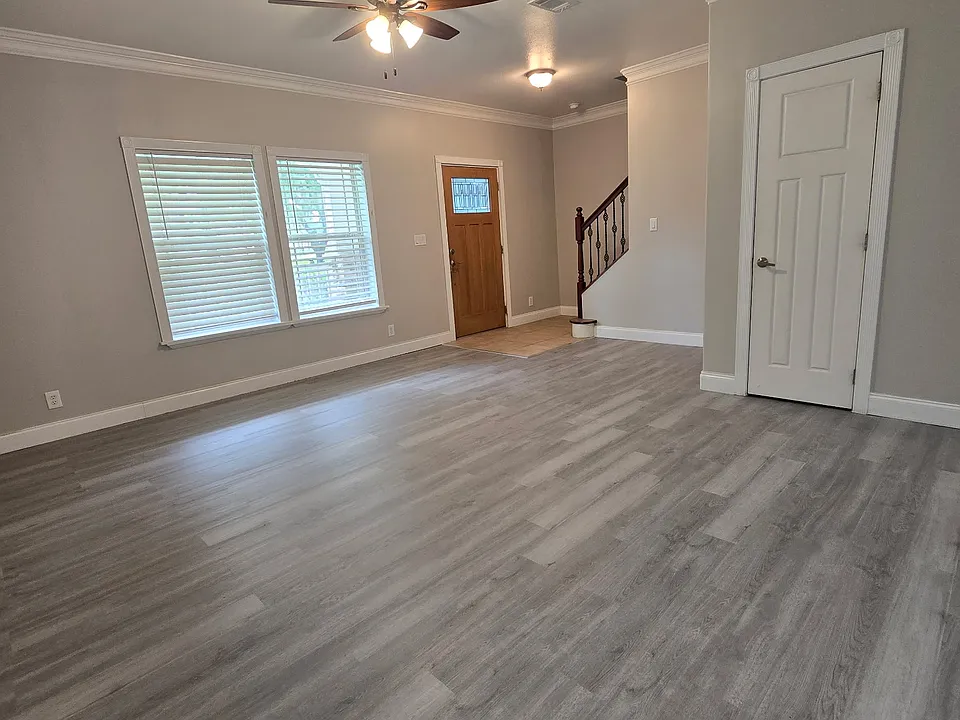 200 S 11th St #102