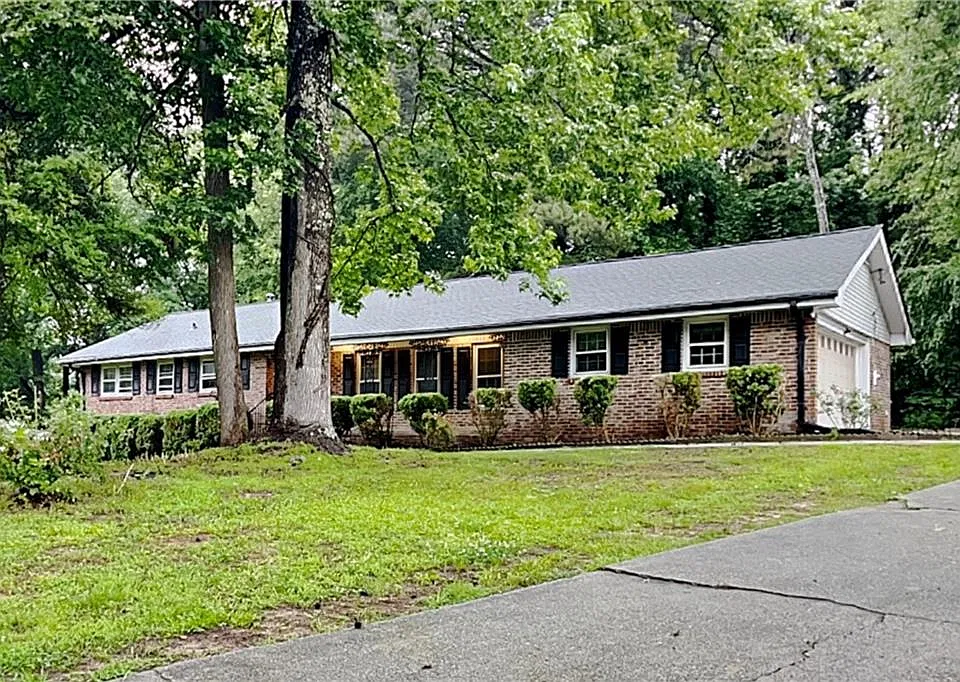 2755 Hickory Cir