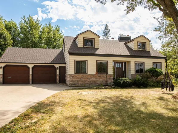 1066 Southern Ridge Dr SW, Rochester, MN 55902