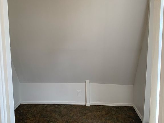 5th image of 591 Sandford Ave #3