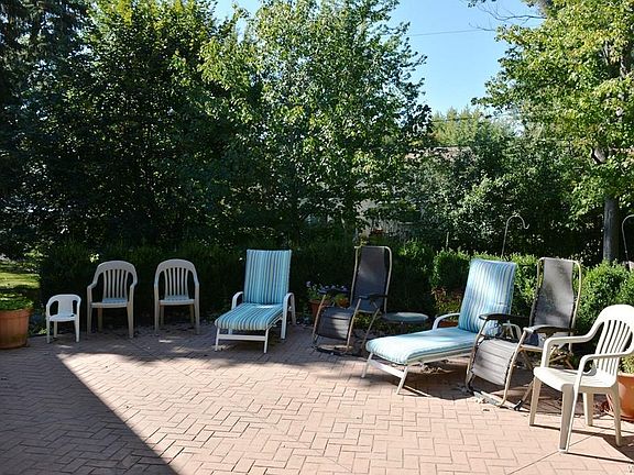 3rd image of 12 Chestnut Hill Ct