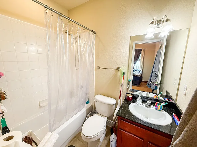 2946 SW 35th Pl #41 — Photo 16