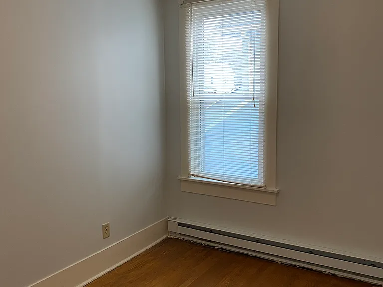 1001 E Main St #3 — Photo 4