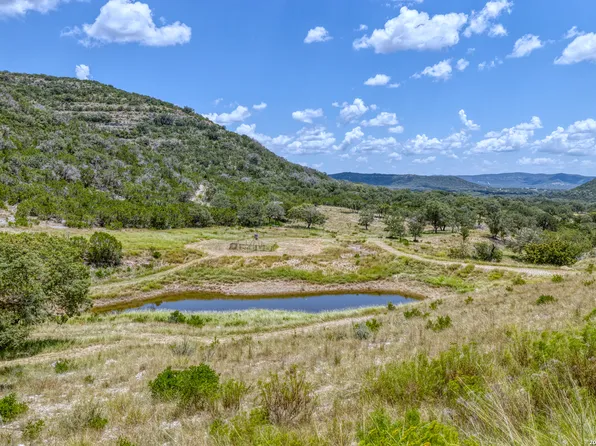 2242 PATTERSON CREEK RD, Leakey, TX 78873