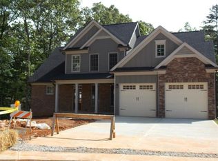 7 Red Leaf Bnd SW, Cartersville, GA 30120