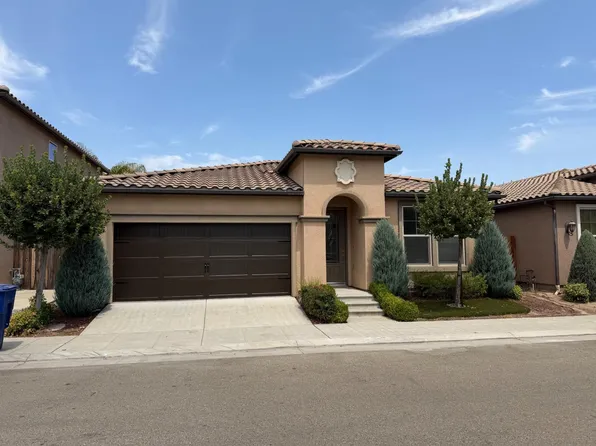 1820 E Bella Senterio Ave, Fresno, CA 93730