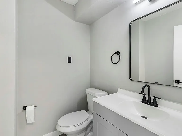 2226 Nantucket Dr — Photo 25