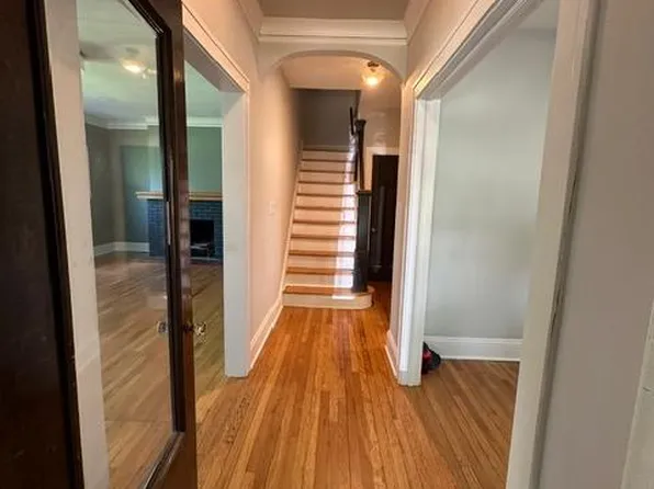 2433 Woodmere Dr, Cleveland Heights, OH 44106