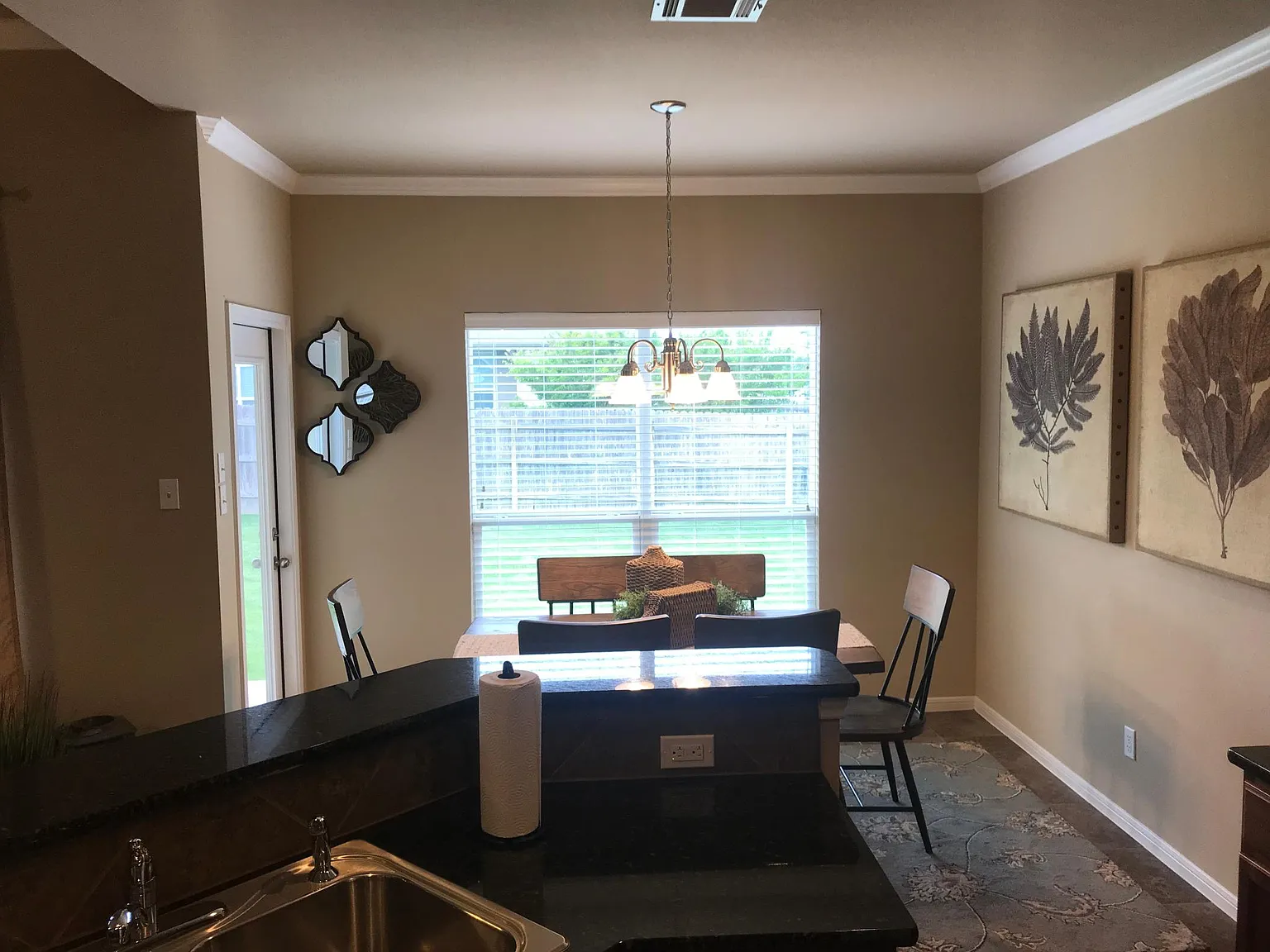 3 bed, 1490 sqft, $1,800 — Photo 3