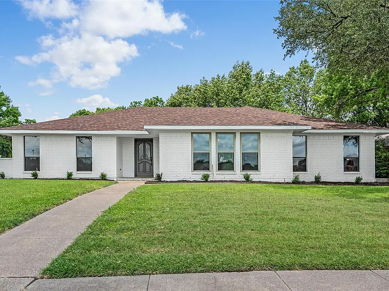 825 Wakefield Dr — Photo 6