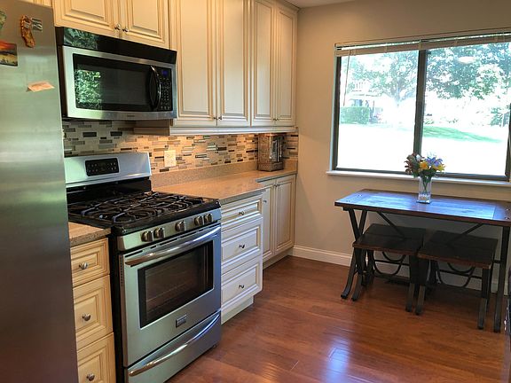 5th image of 474 Lambert Dr Unit D1
