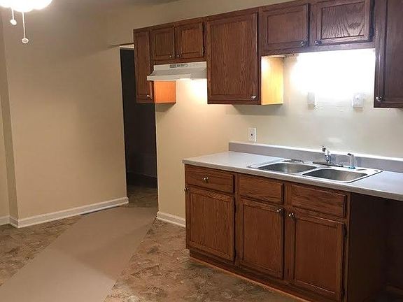 3rd image of 1890 W 58th St