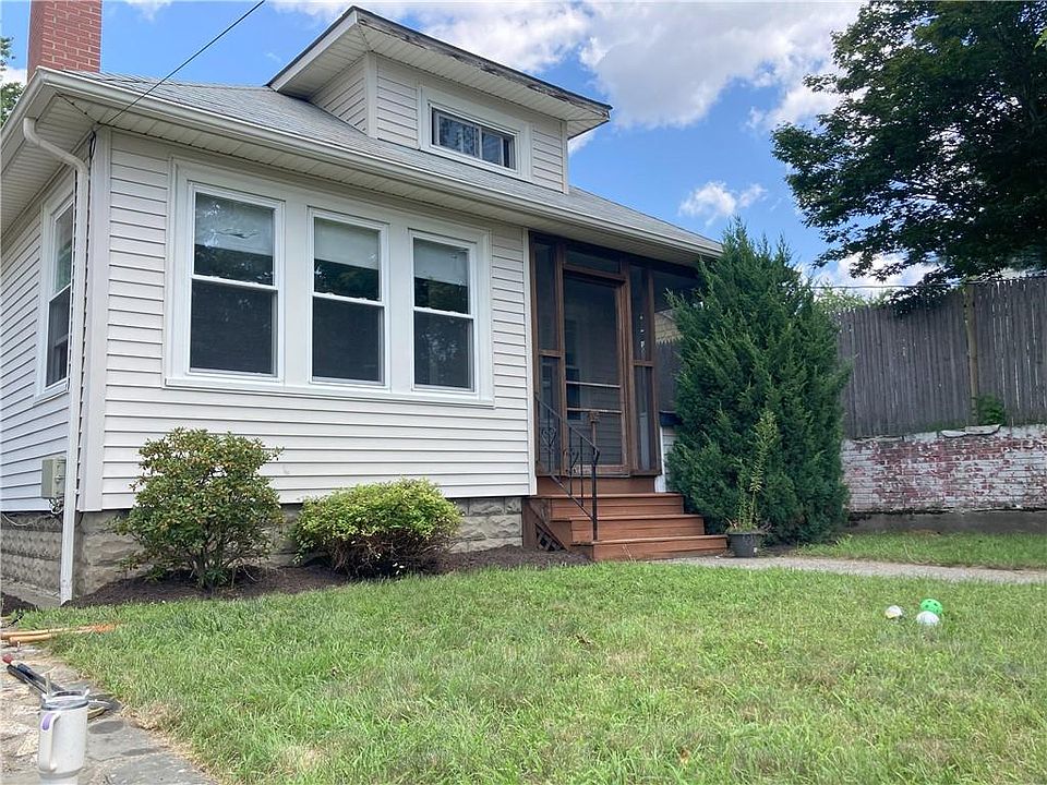 1st image of 95 Cliffdale Ave