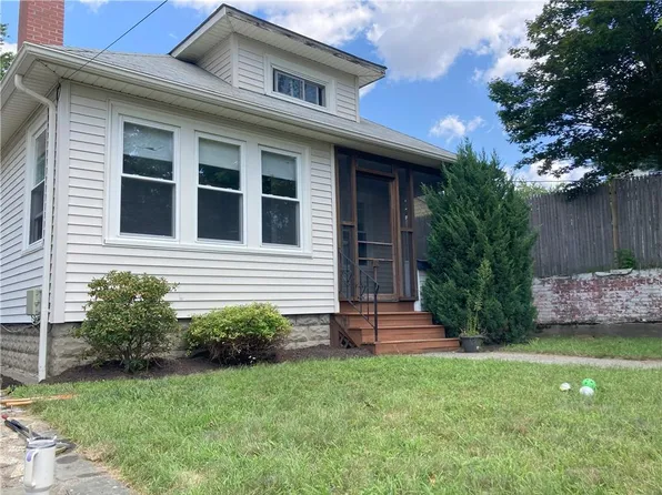 95 Cliffdale Ave, Cranston, RI 02905