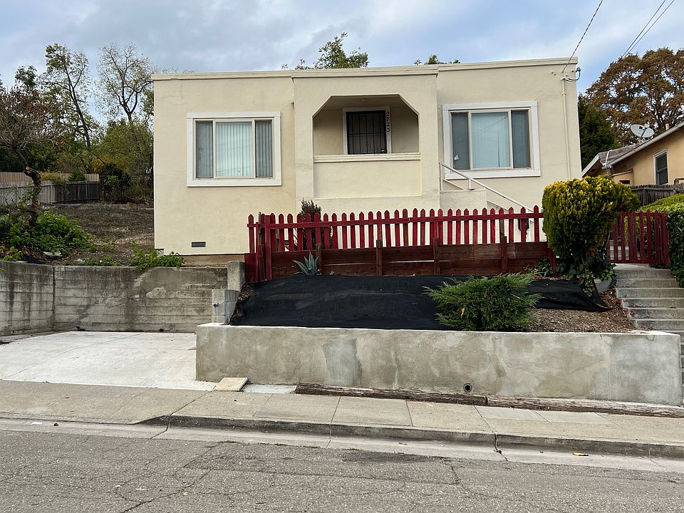 1st image of 2723 99th Ave