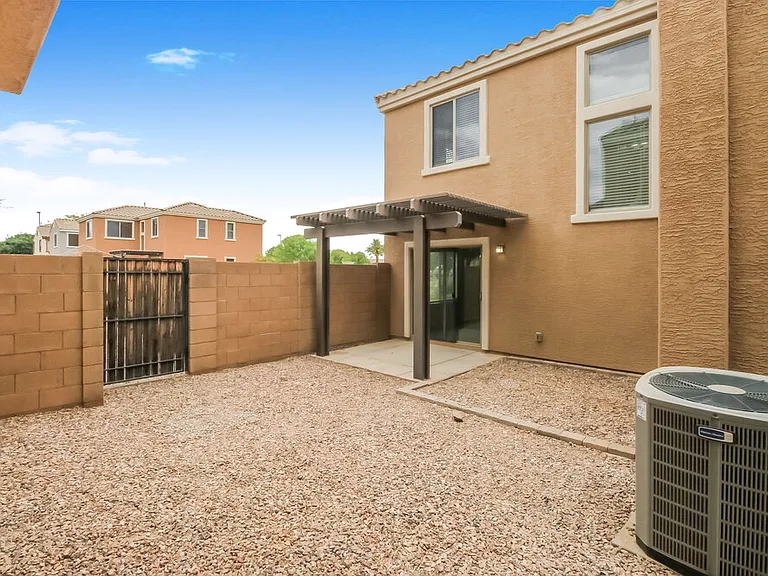 3348 E Franklin Ave — Photo 17