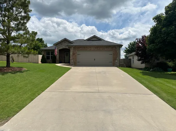 2818 E 16th Street, Joplin, MO 64804