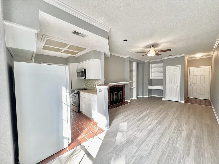 3111 Tom Green St #105 — Photo 5