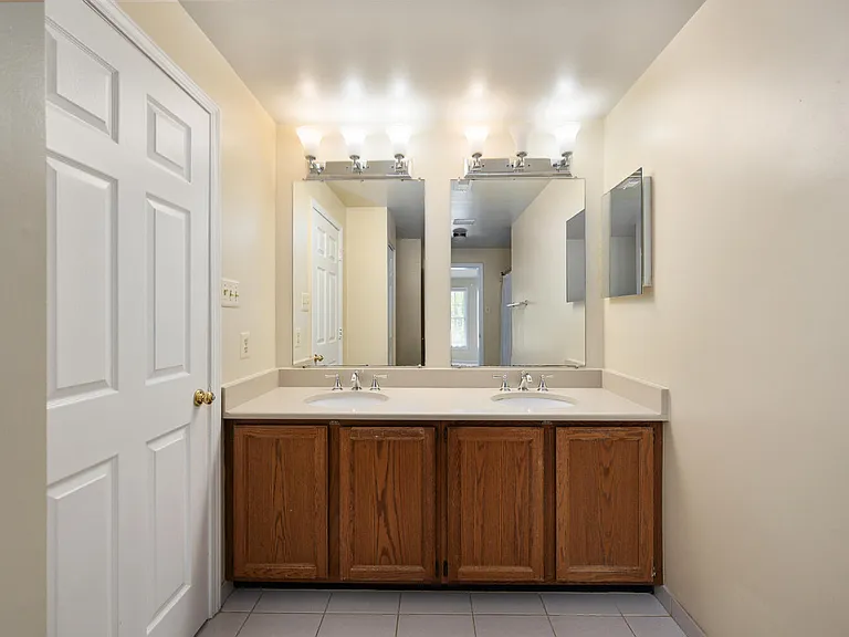 2725 Oldewood Dr — Photo 20