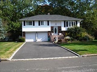 1st image of 15 Hewlett Ln