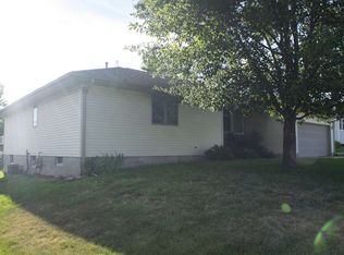 803 E Knolls St, Norfolk, NE 68701