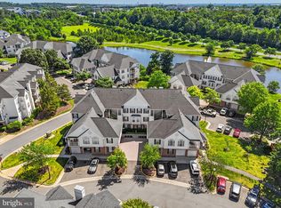 25300 Lake Mist Sq UNIT 101, Chantilly, VA 20152