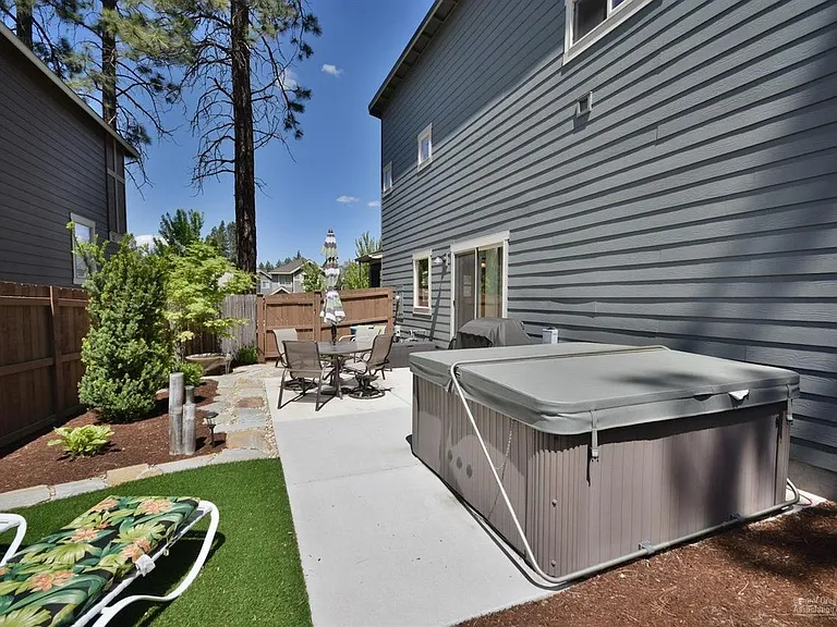 20261 Badger Rd — Photo 10