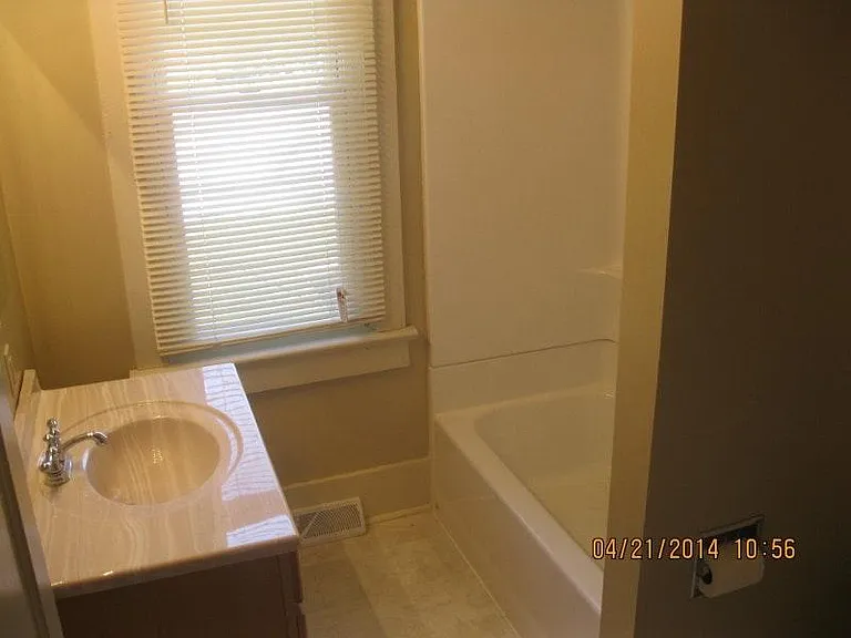 506 W Main St — Photo 2
