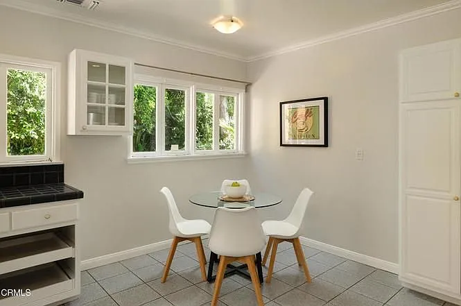 501 Fremont Ln — Photo 10