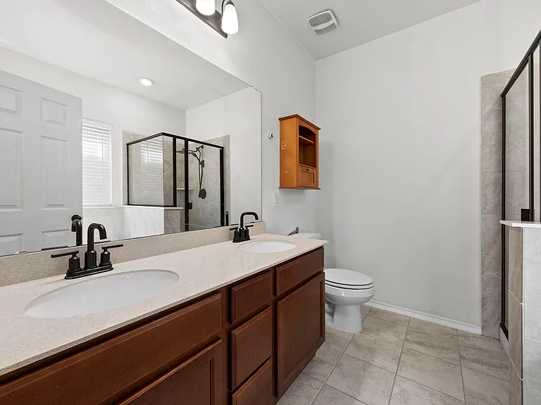 544 Ayinger Ln — Photo 17