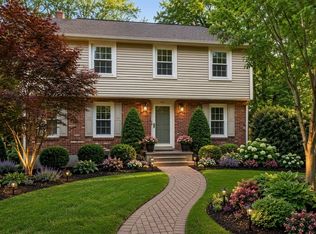 11 Bacon Rd, Framingham, MA 01701