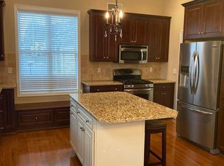 2006 Robinson Clos, Moosic, PA 18507