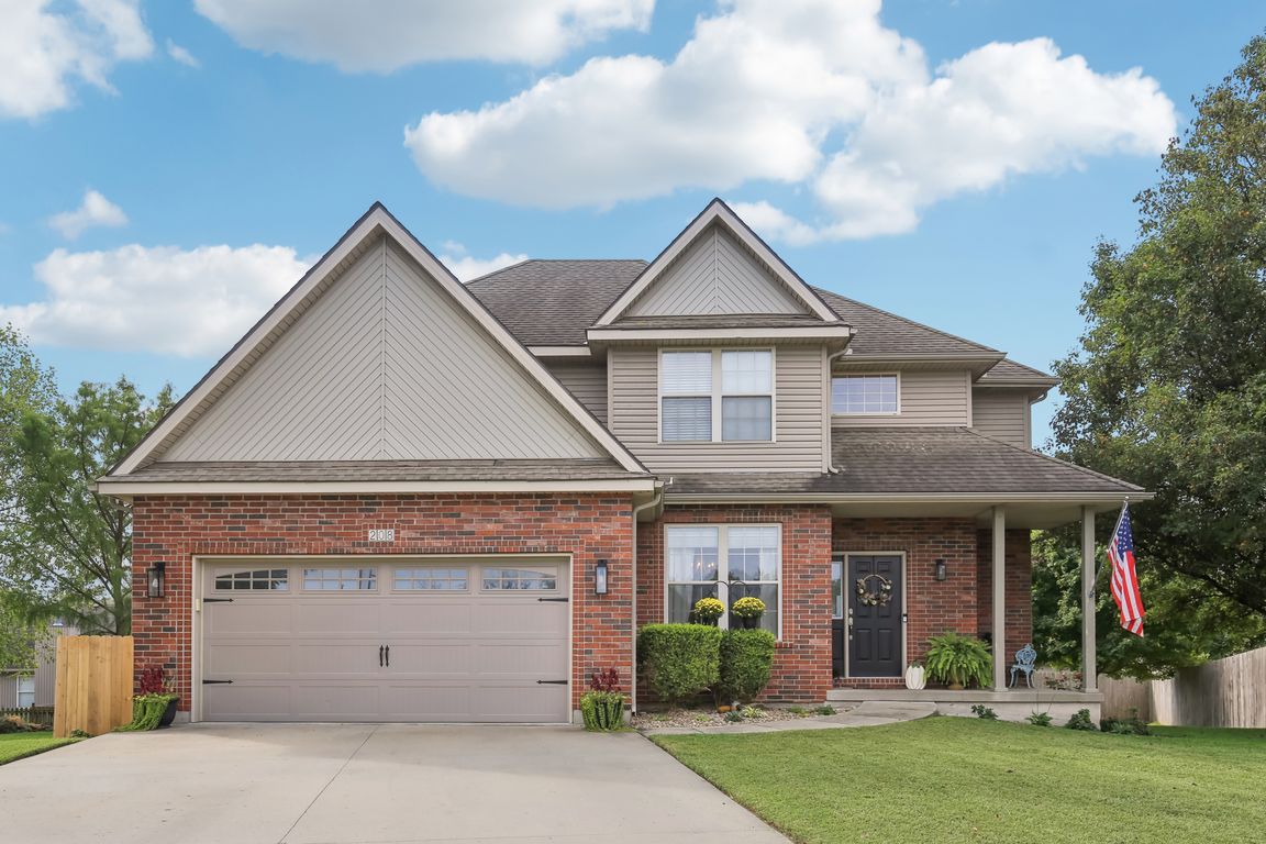 Westgate Ct-S0210-001.jpg