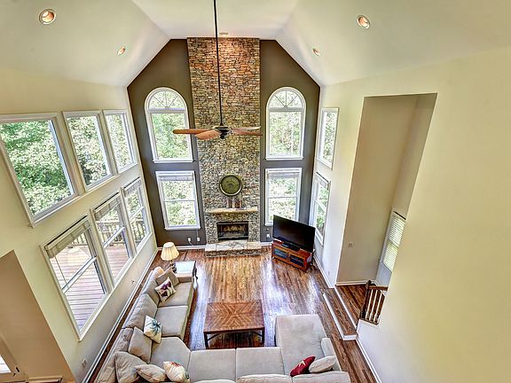 Grand 2-story Great Room