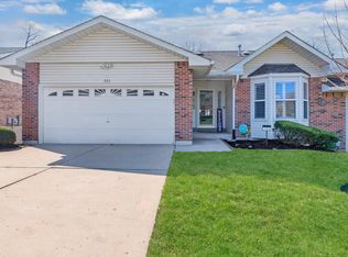 283 Southern Oaks Dr, Saint Charles, MO 63303