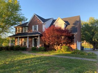 2215 Shelby Dr, Cookeville, TN 38506