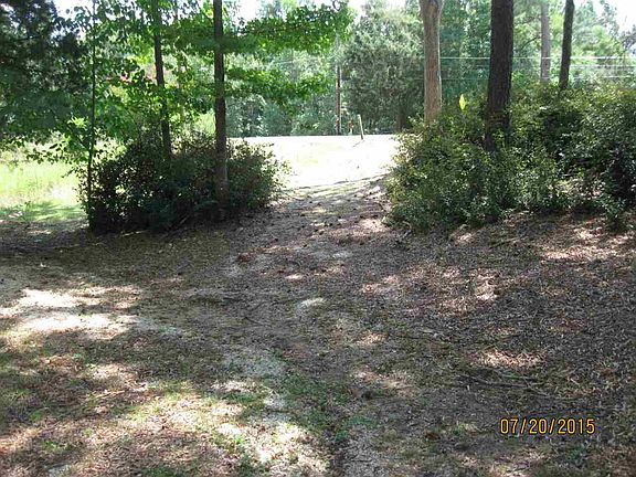3rd image of 912 Haigler St