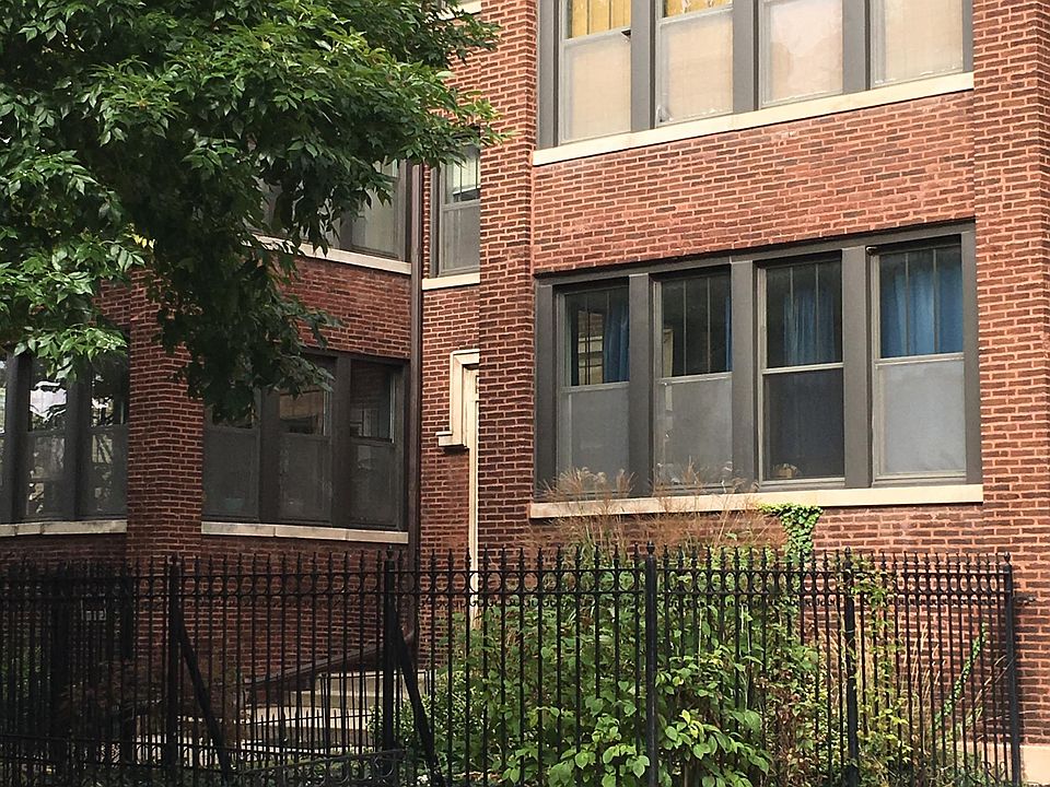 1st image of 844 W Belle Plaine Ave #1E