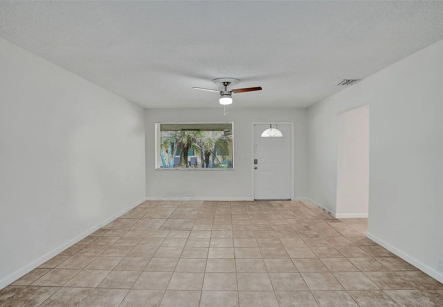 1 bed, 1.0 bath, 800 sqft, $1,600 — Photo 3