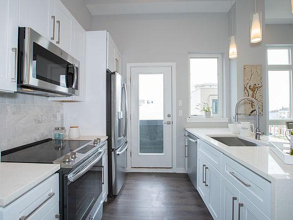 2nd image of 1534 Ridge Ave Unit 301