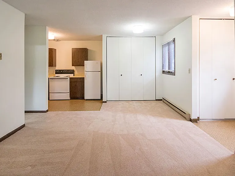 113 7th St NE #1A — Photo 3