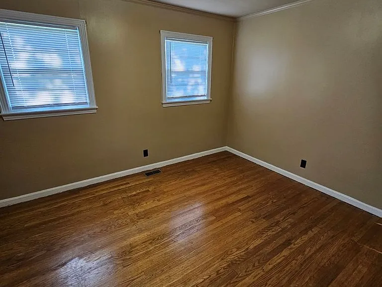 267 N Spring St — Photo 9