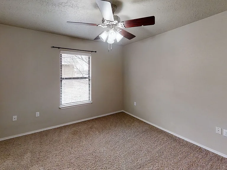 1101 W 15th St — Photo 5