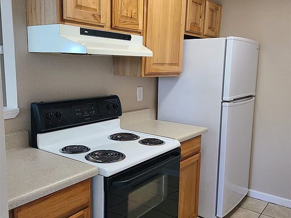 5th image of 1608 Green Briar Pkwy APT 2