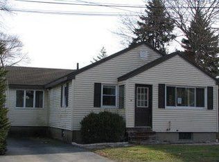 28 Sigourney St, Lynn, MA 01905