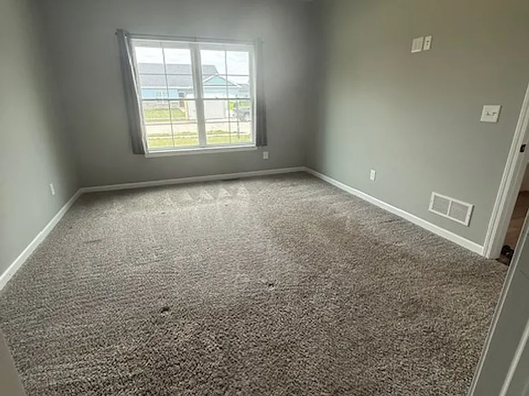 701 Stephanie Ct — Photo 7