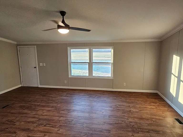 114 Pittman Rd — Photo 8